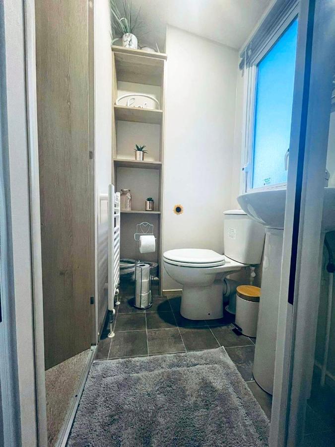 The Sunflower Luxury Caravan At Tattersall Lakes Otel Tattershall Dış mekan fotoğraf